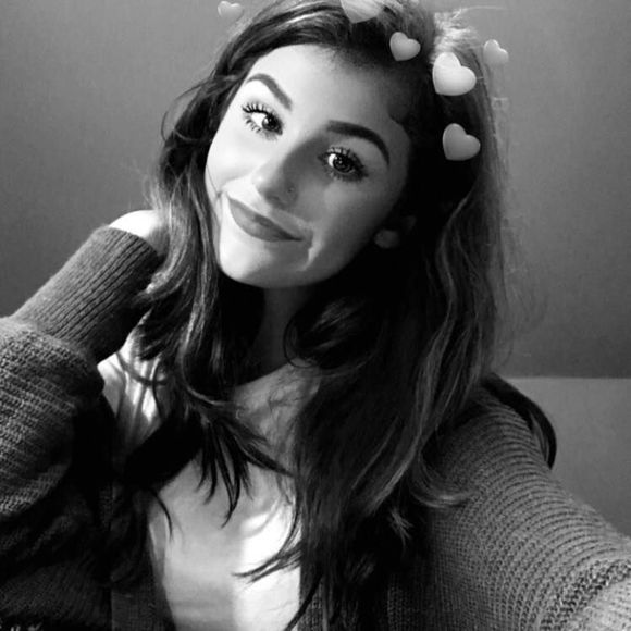 Meet your Posher, Kendyl - Picture 1 of 1